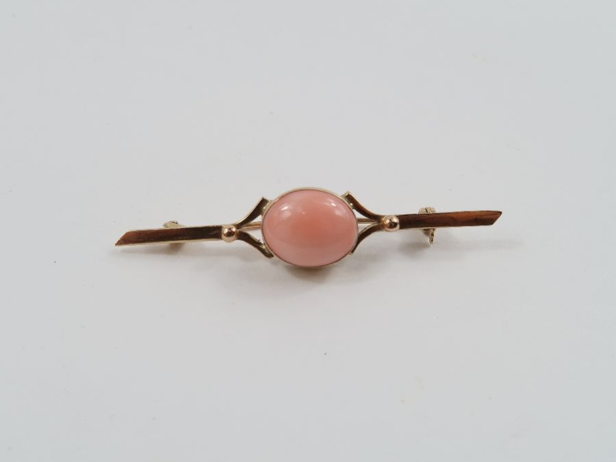 A coral bar brooch; a baby brooch; and a shell cam - Image 5 of 6