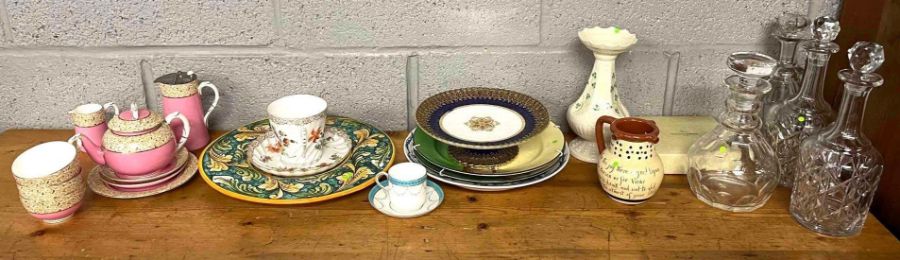 A collection of miscellaneous ceramics and glass i