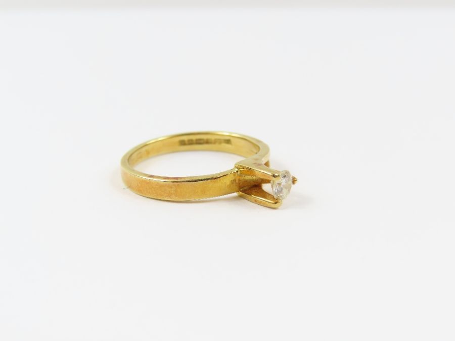 An 18ct gold diamond solitaire twist ring, the sin - Image 3 of 5