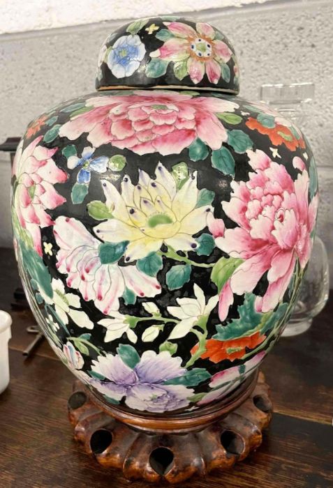 A 1940's Chinese ginger jar, along with mantle clo - Image 2 of 6