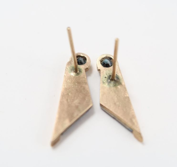 A pair of unusual earrings, in the form of a styli - Image 3 of 4