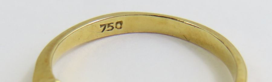 An emerald set band ring, with five round cut ston - Image 2 of 3