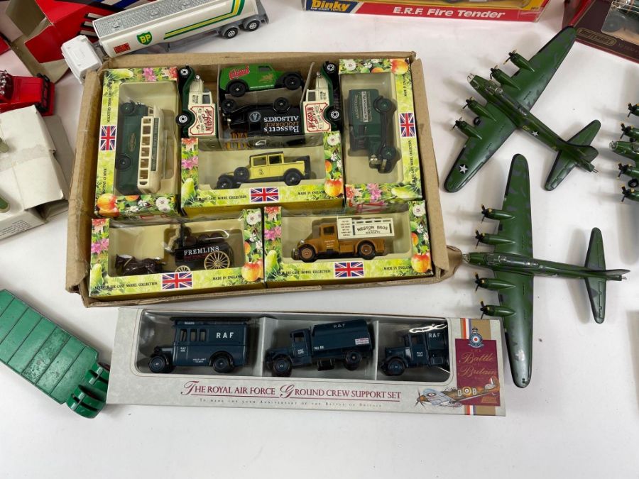 A quantity of boxed vehicles to include a Dinky ER - Image 3 of 4