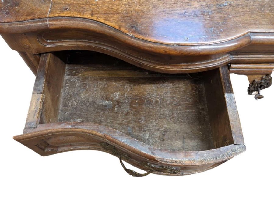 An 18th century French oak serpentine commode, - Image 3 of 5