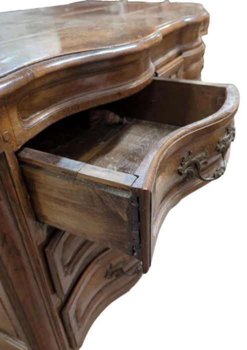 An 18th century French oak serpentine commode, - Image 2 of 5