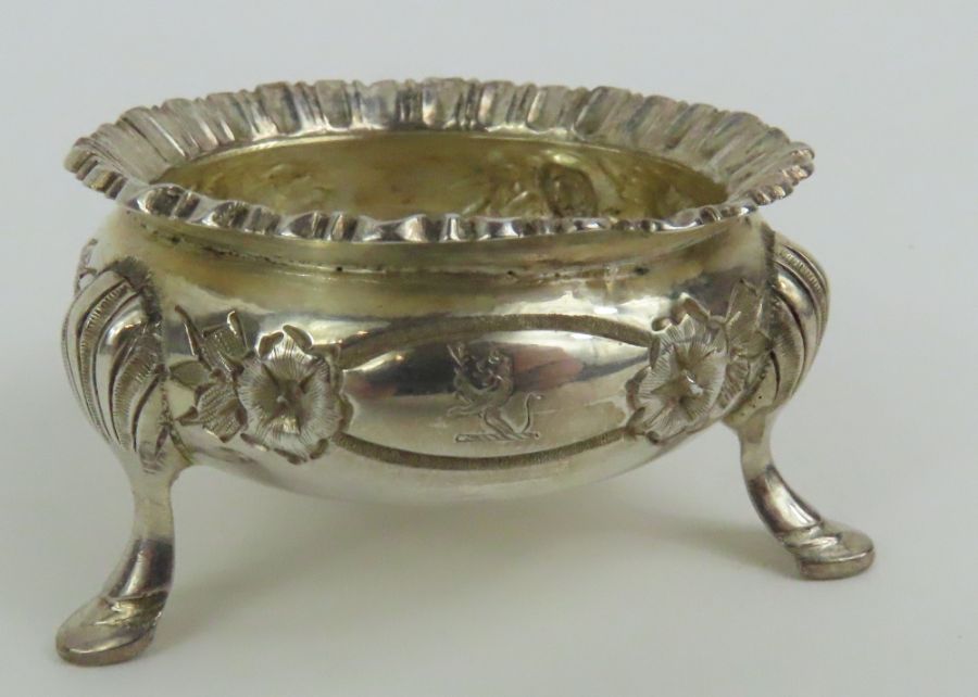 A set of four Victorian silver cauldron salts, by - Image 4 of 6