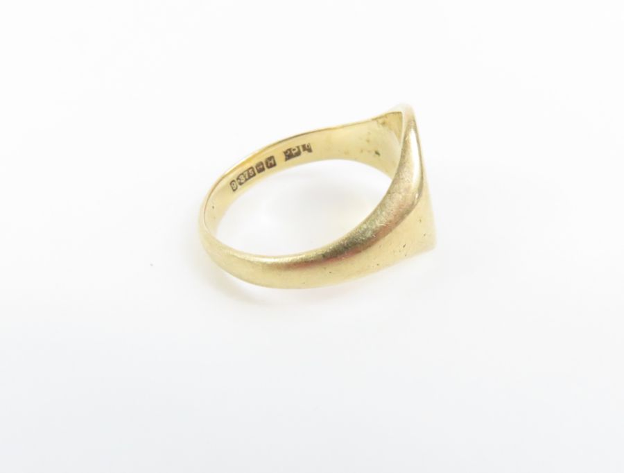 A 9ct gold Masonic signet ring, finger size S 1/2, - Image 2 of 3