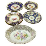 A pair of Chamberlains, Worcester dessert plates w