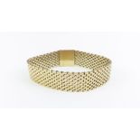 A wide 9ct gold brick link bracelet, 1.7cm wide, 1