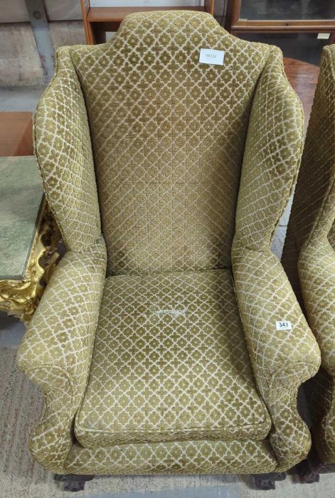 A pair of Georgian style wingback upholstered armc - Image 4 of 5