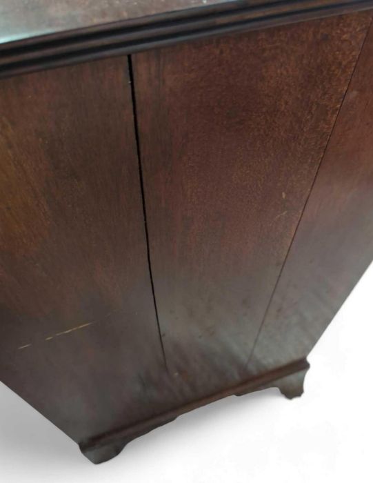 A Regency style bow front chest of drawers, 77cm, - Image 6 of 6