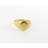 An 18ct gold signet ring, Chester HM, finger size