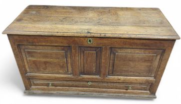 A 19th century oak panelled coffer,110x62cm