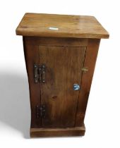 A pine pot cupboard, 40cm x 29cm x 75cm