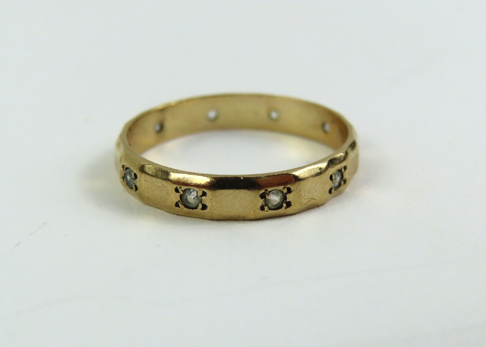 A 9ct gold wedding band, finger size Q 1/2, and a - Image 3 of 6