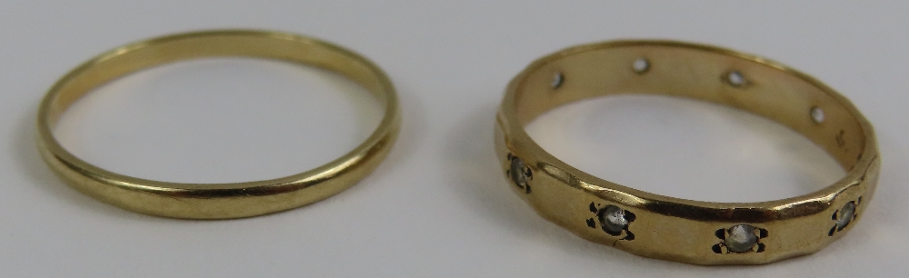 A 9ct gold wedding band, finger size Q 1/2, and a - Image 2 of 6