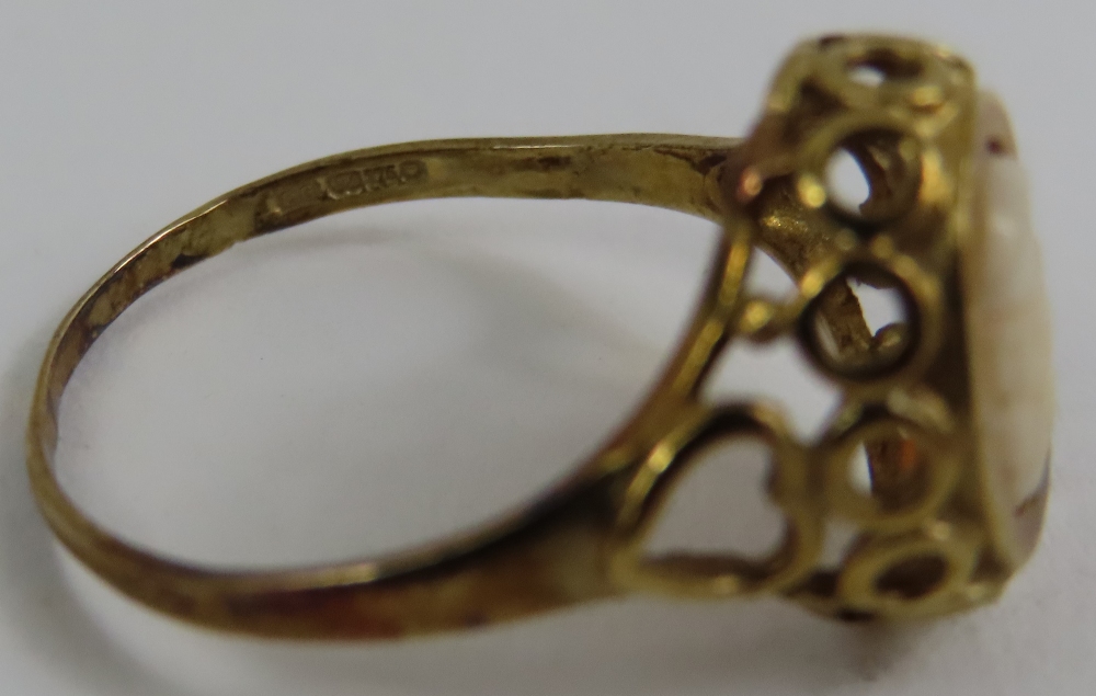 A 9ct gold white stone full eternity ring, finger - Image 4 of 5