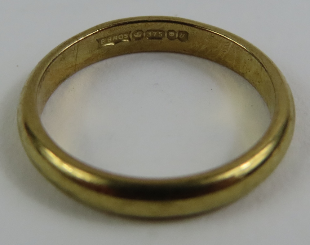 A 9ct gold D shaped wedding band, finger size N 1/ - Image 3 of 3
