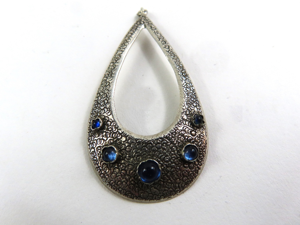 A collection of silver and costume jewellery, to i - Image 11 of 26