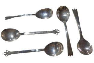 Five contemporary Scottish silver Trefid spoons, by....., Edinburgh