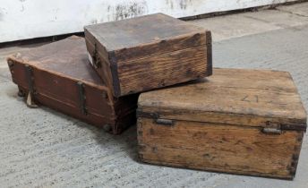 Two vintage wooden cases, and a leather example