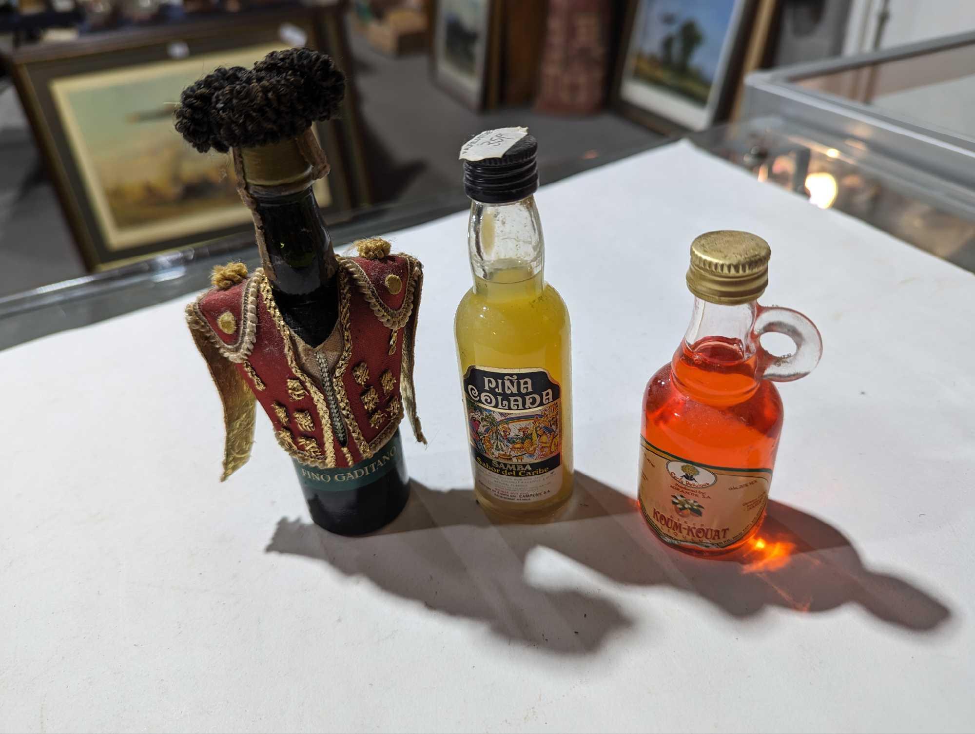 A quantity of assorted miniature spirit bottles in - Image 3 of 5