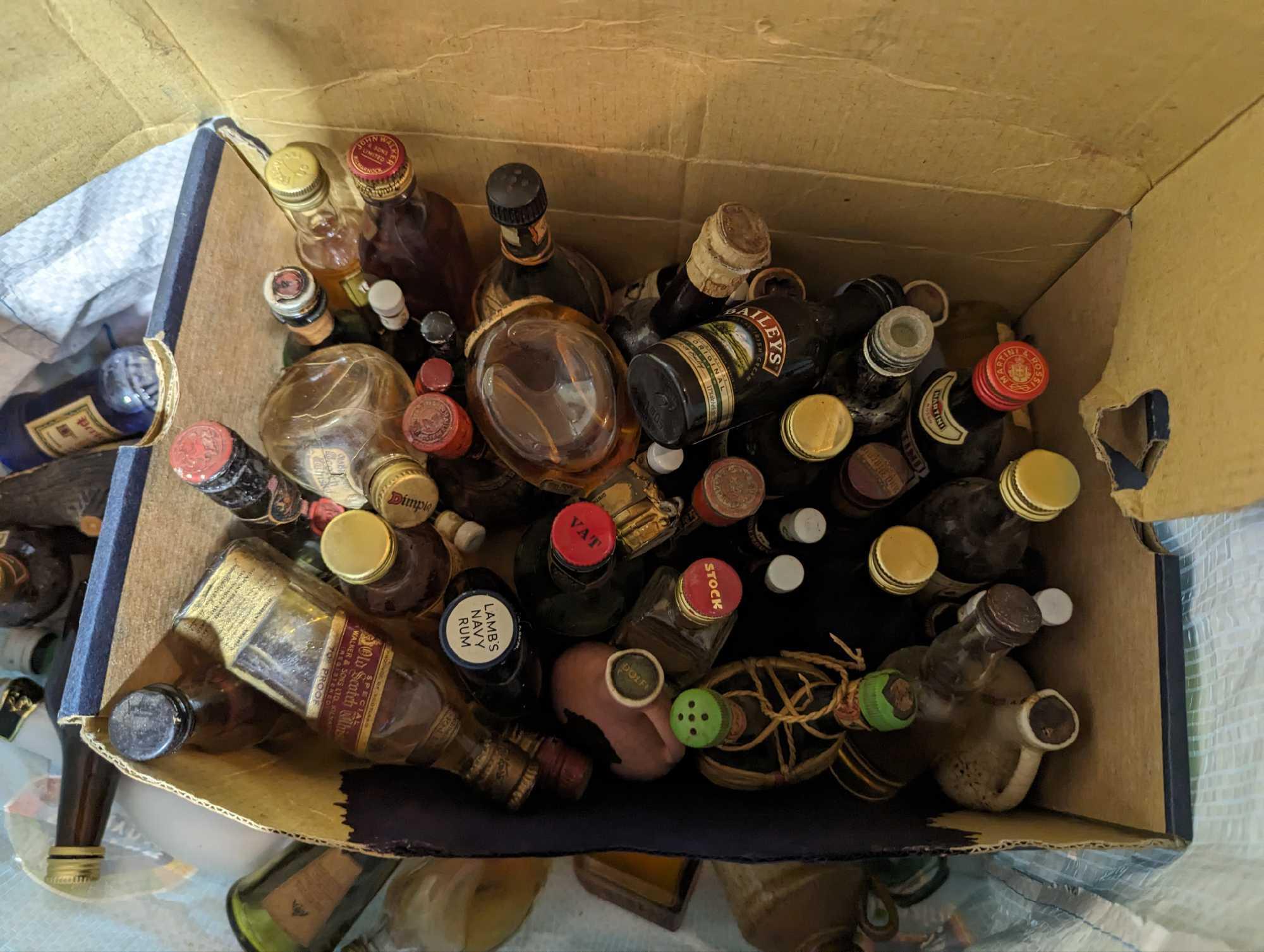 A quantity of assorted miniature spirit bottles in - Image 2 of 5