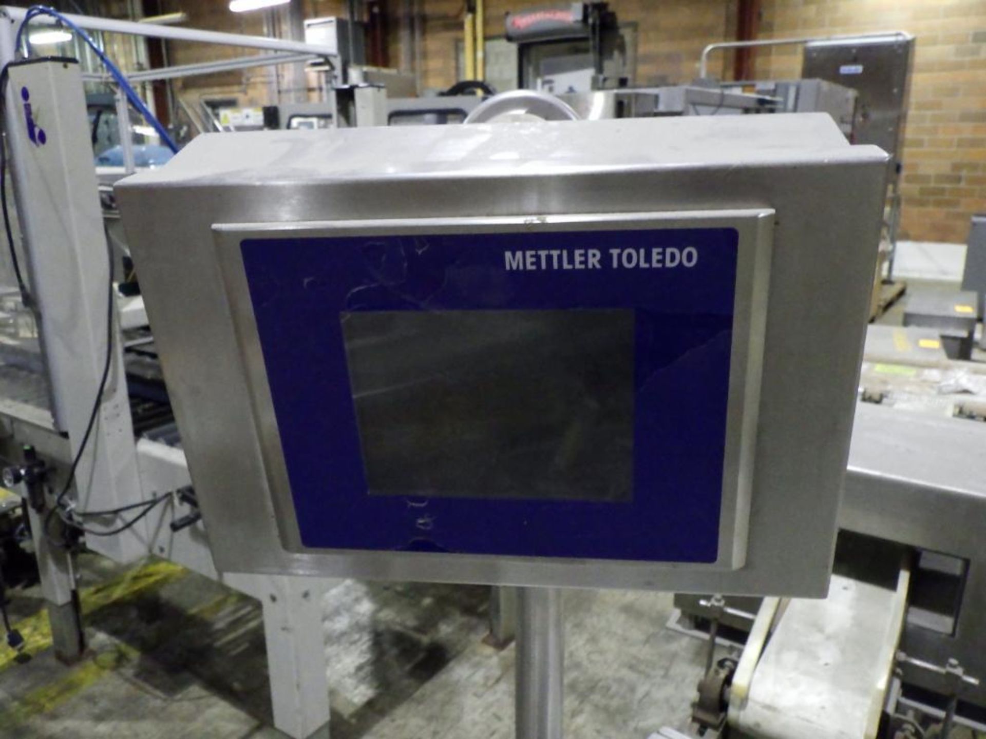 Mettler Toledo checkweigher - Image 3 of 8