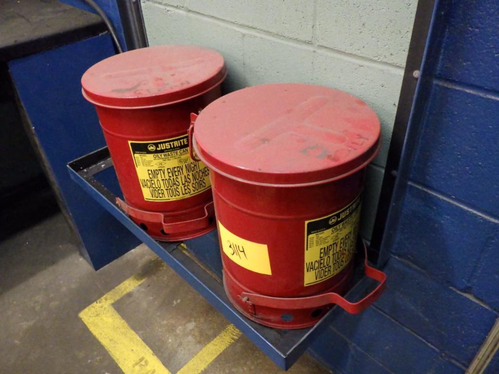 Justrite flammable storage containers - Image 2 of 4