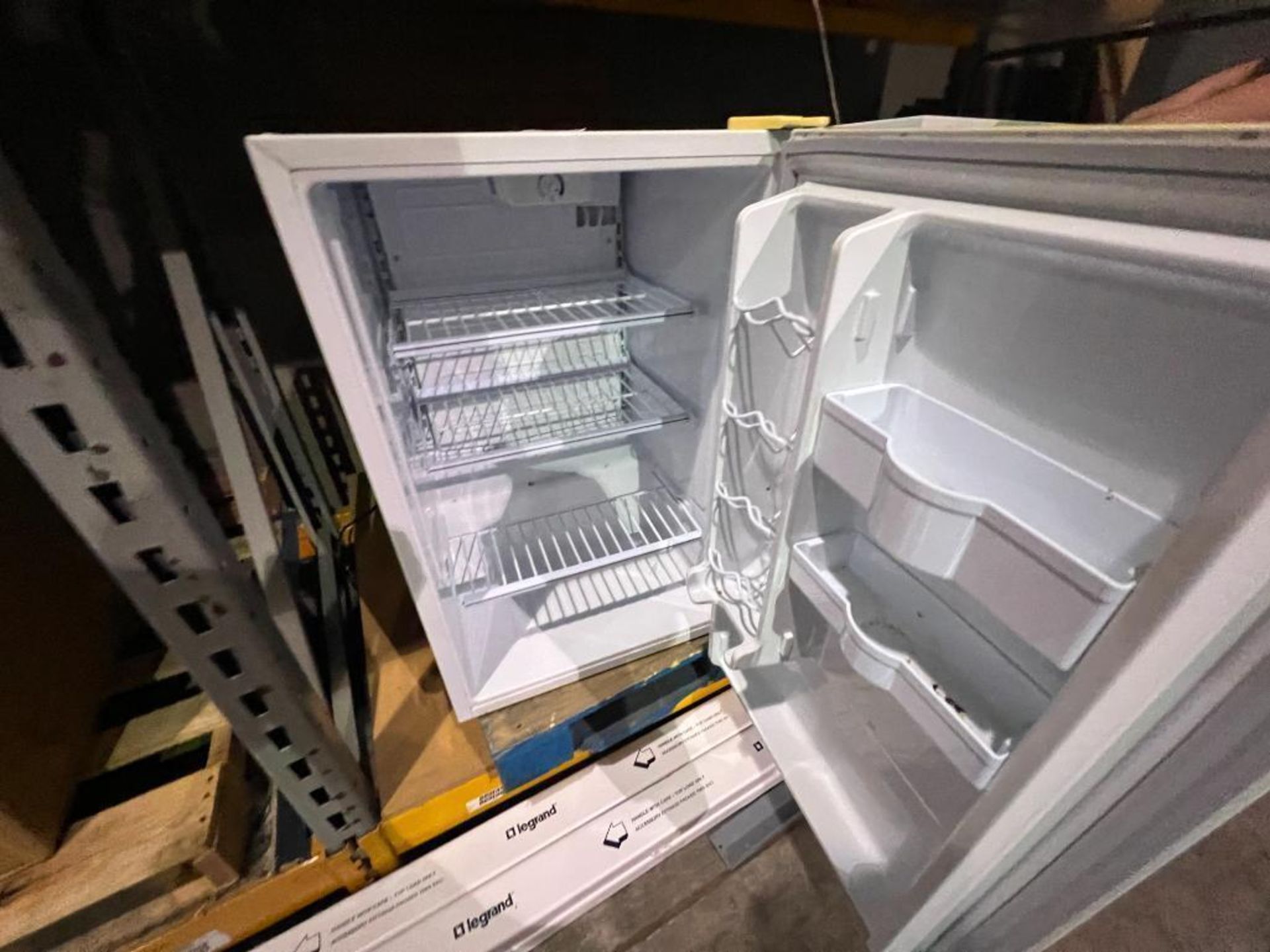 white Danby mini fridge - Image 4 of 4