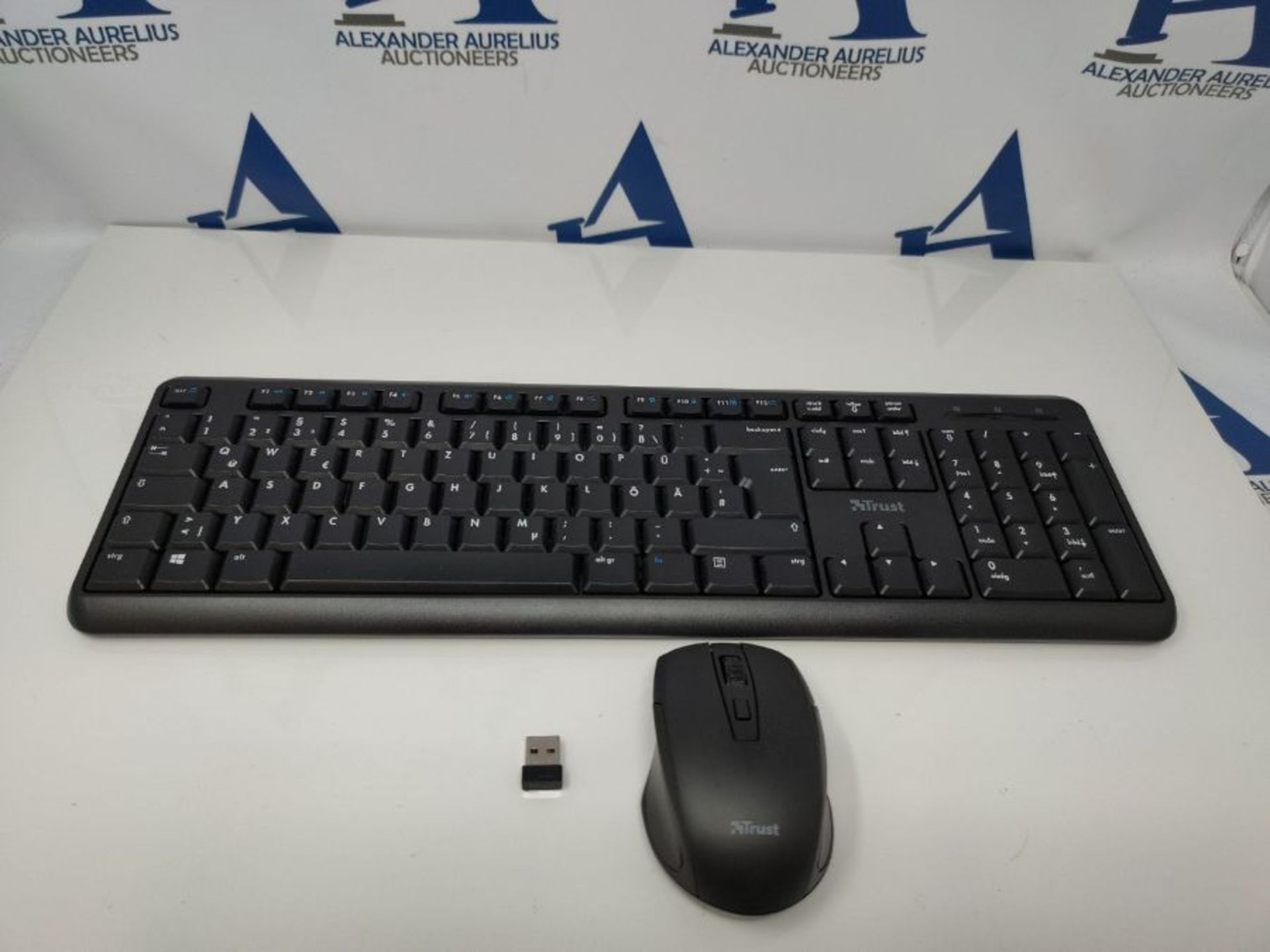 Trust 24080 Ymo Wireless Keyboard Mouse Set - German QWERTZ Layout, Quiet Keys and Mou - Image 2 of 2