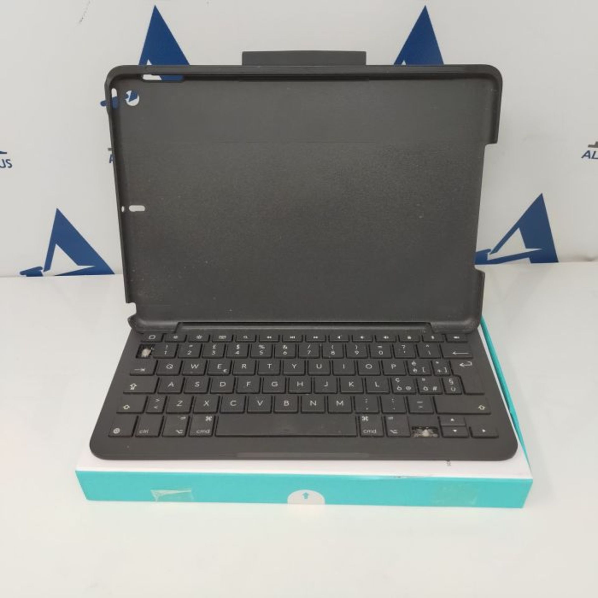 RRP £88.00 Logitech Slim Folio for iPad (7th, 8th and 9th Generation) Keyboard Case with Integrat - Image 2 of 3