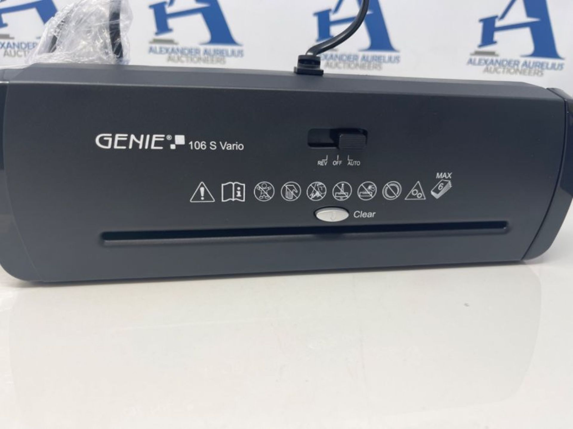 TRP Genie 106 S Vario Trituradora de papel hasta 6 hojas Negro