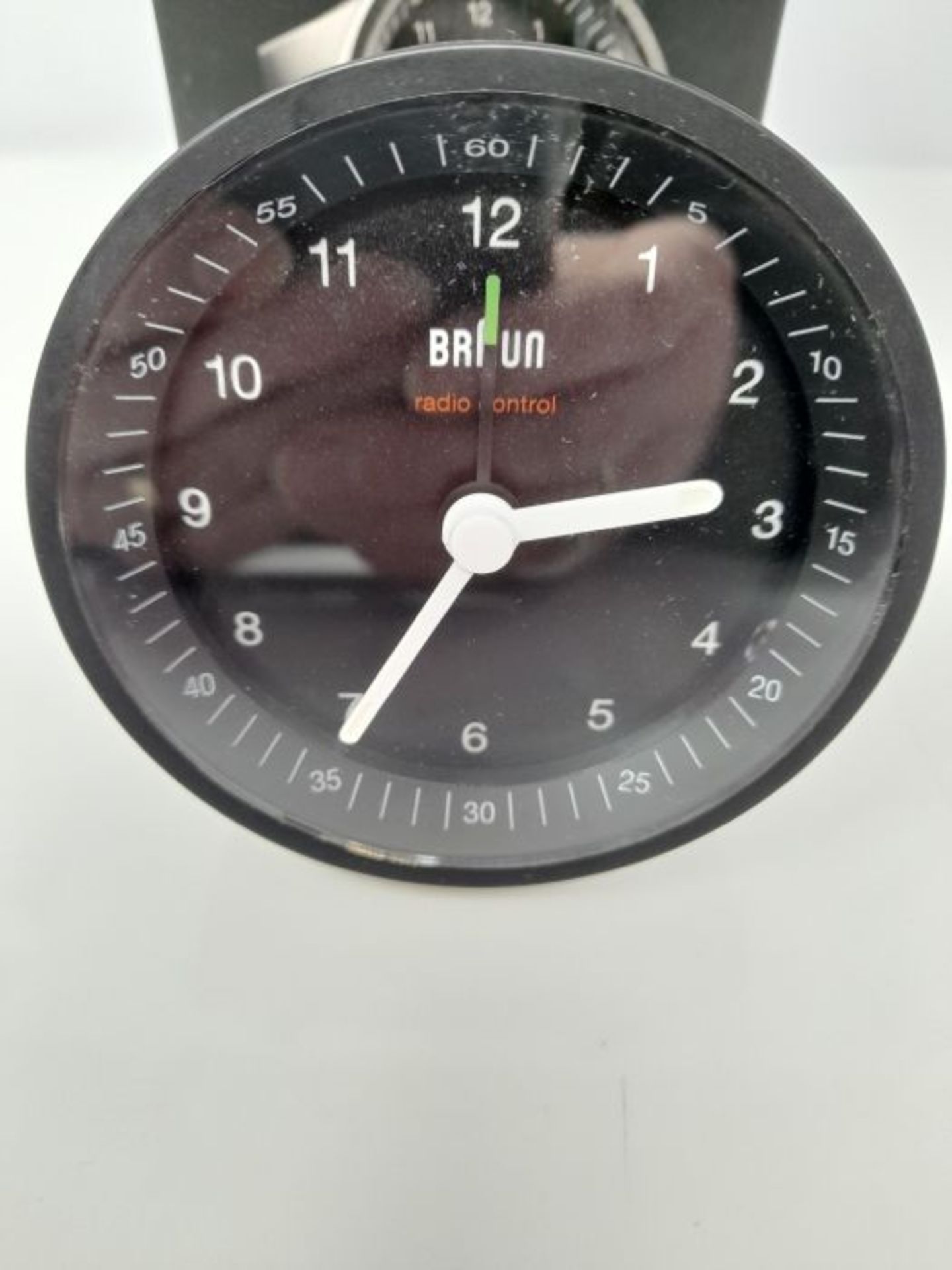 Braun Classic Radio Controlled Analogue Clock for Central European Time Zone (DCF/GMT+ - Image 3 of 3