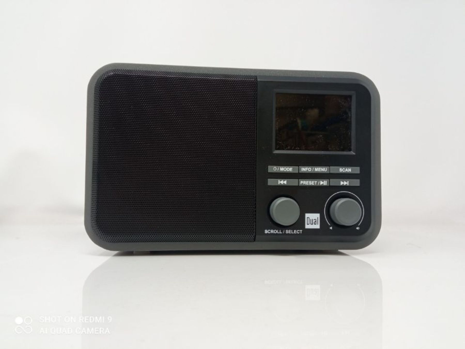 RRP £53.00 Dual,75299,DAB AA851 Digitalradiomit Akku undBluetooth, DAB+ / UKW, MP3,USB-/SD-Anschl - Image 3 of 3