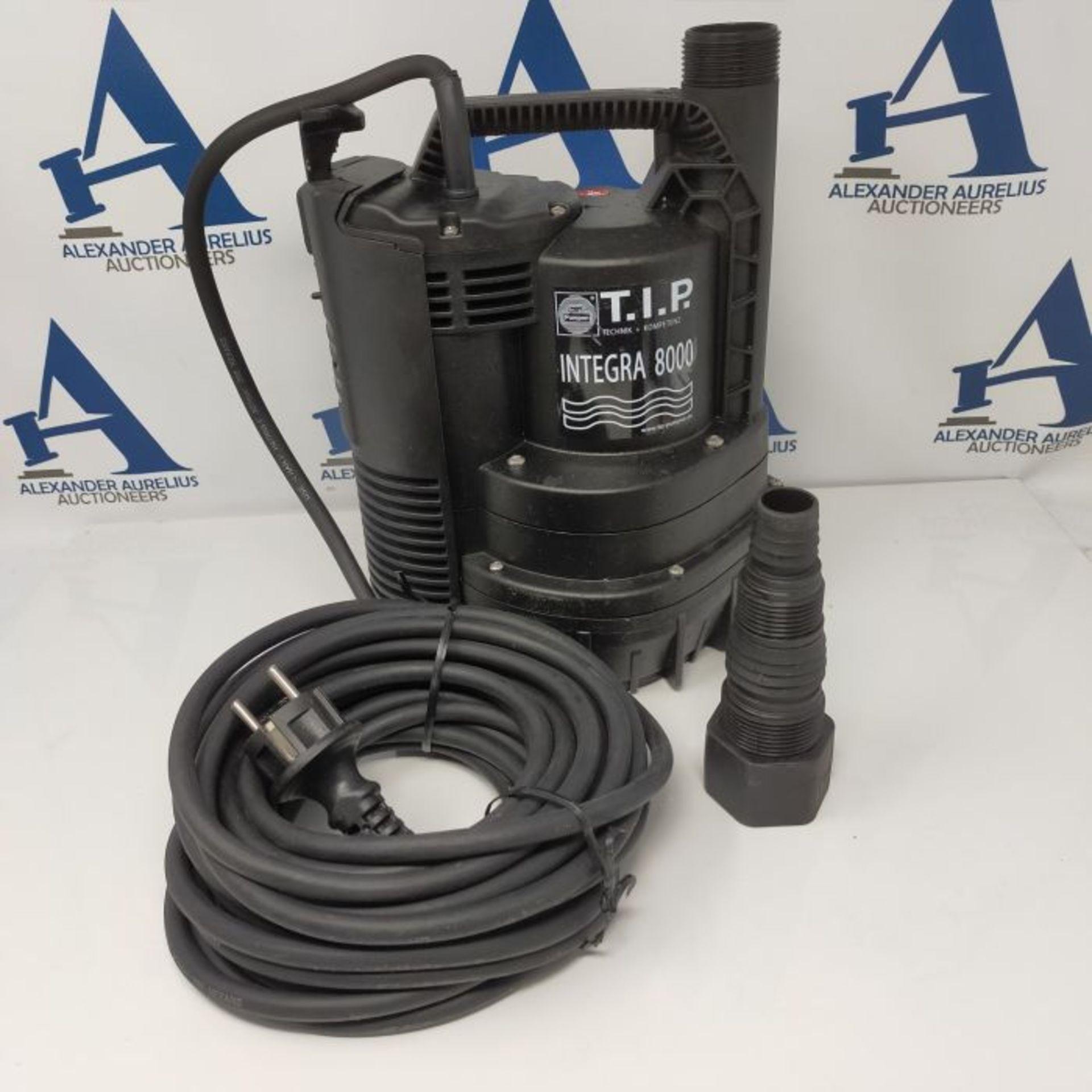 RRP £119.00 T.I.P. 30166 Integra 8000 submersible drainage pump, flat suction up to 2 mm, up to 8, - Image 2 of 3