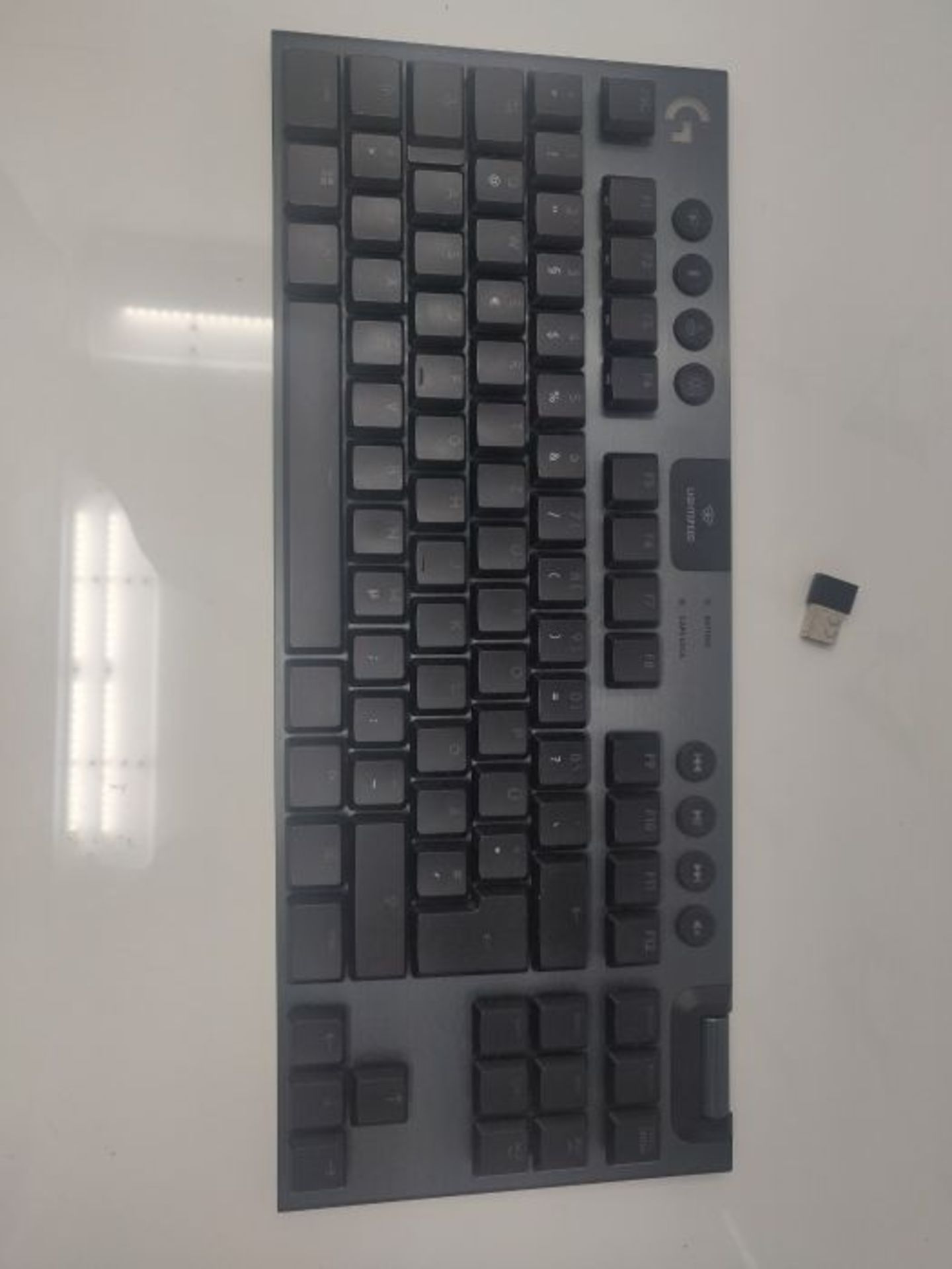 RRP £151.00 Logitech G G915 TKL keyboard Bluetooth QWERTZ German Black - Image 3 of 3