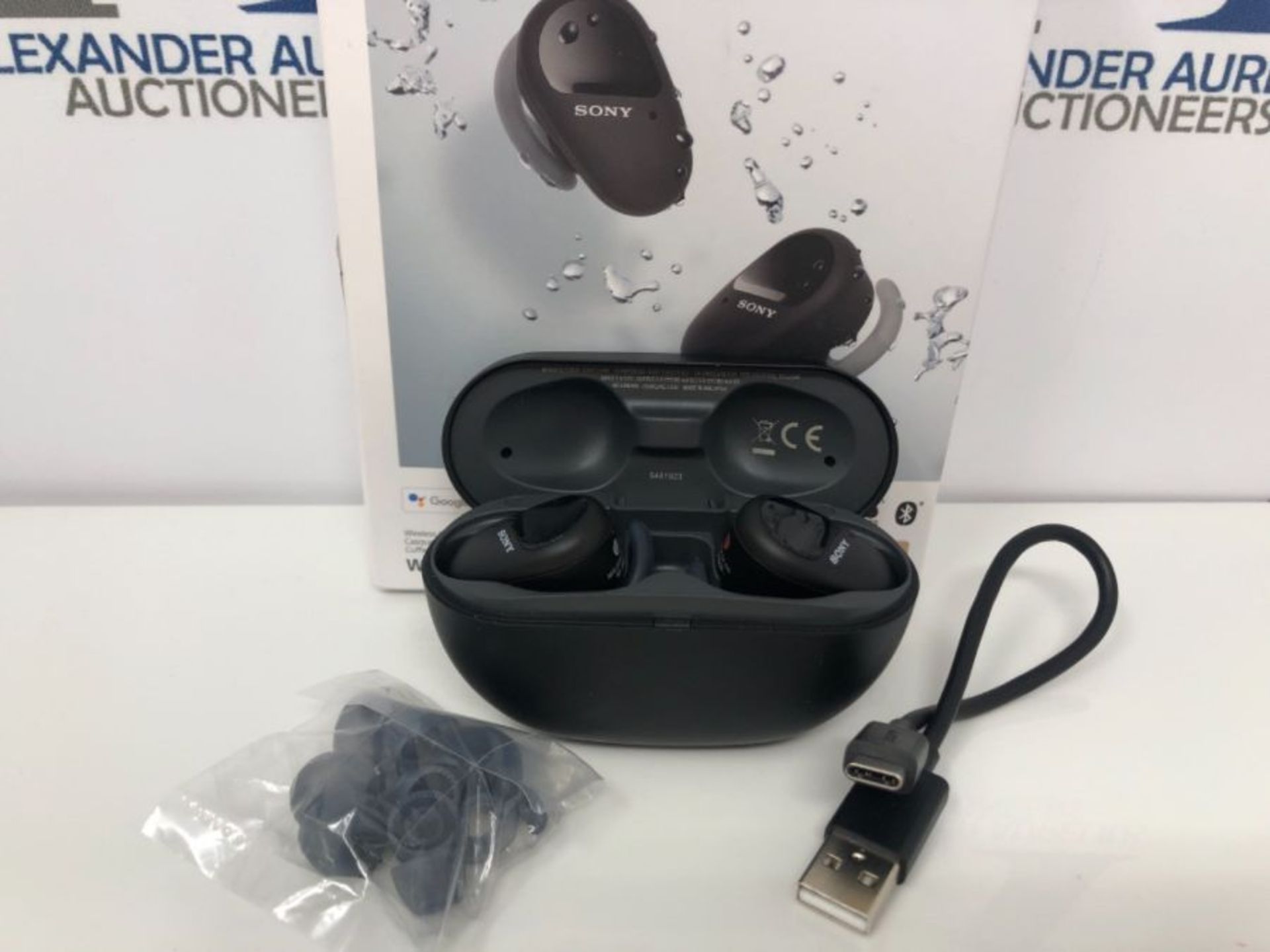 RRP £124.00 Sony WF-SP800N completely wireless sports headphones / earbuds with noise canceling / - Image 2 of 3