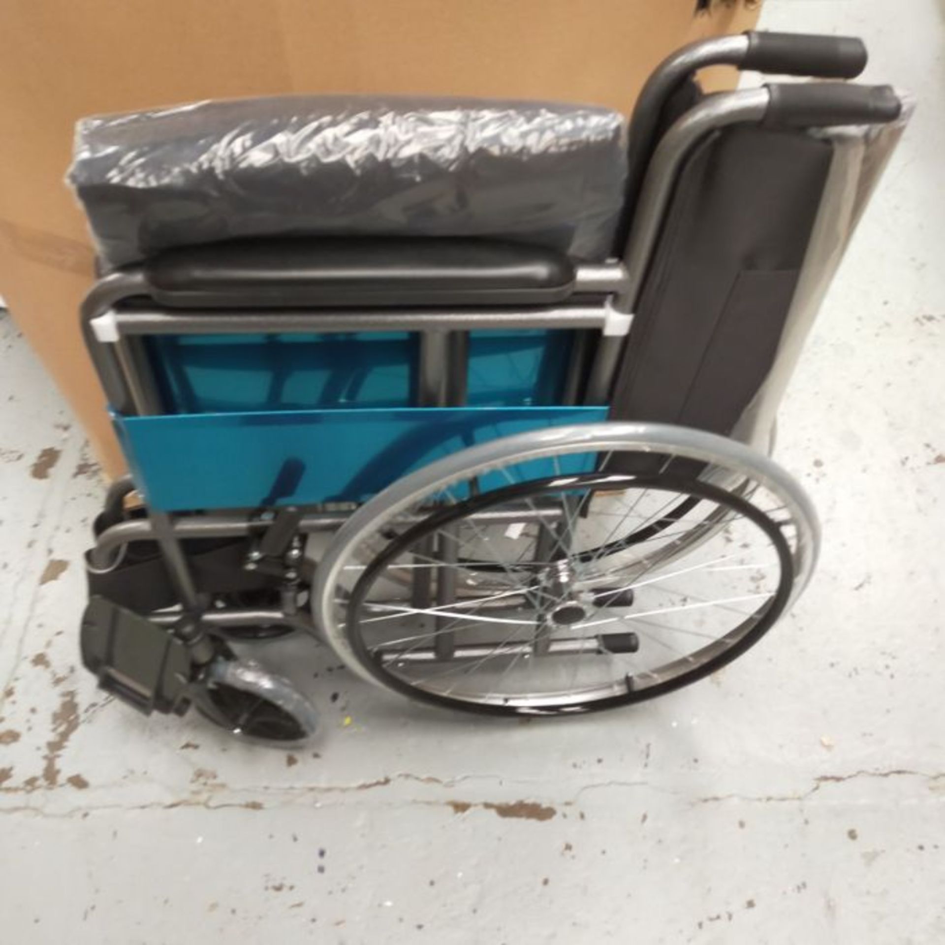 RRP £164.00 Mobiclinic, Alcázar, Foldable Wheelchair, Orthopaedic, for Handicapped, Manual Brake, - Image 2 of 3