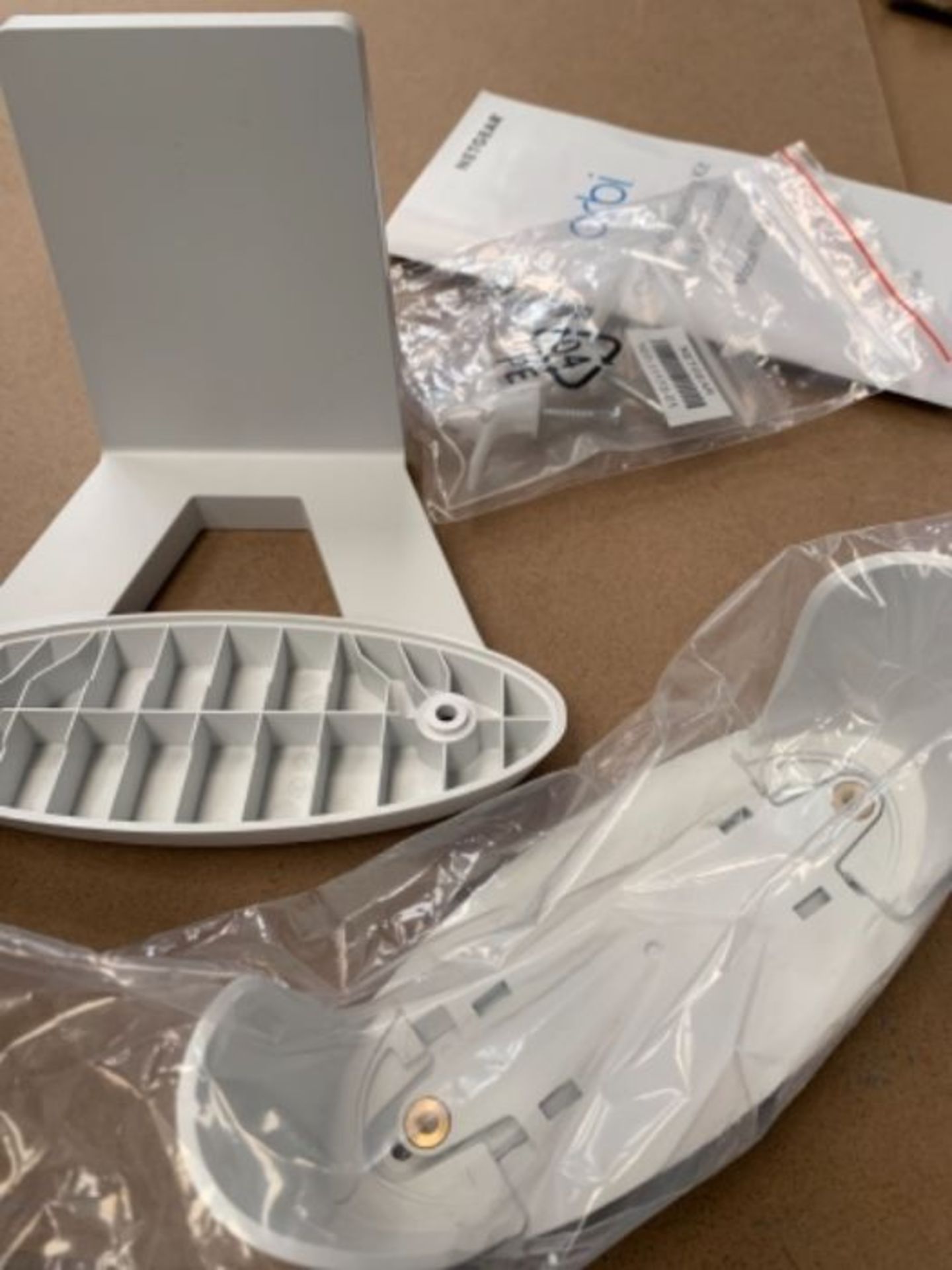 NETGEAR Orbi Wall Mount Kit RBKWM-10000S - Image 2 of 2