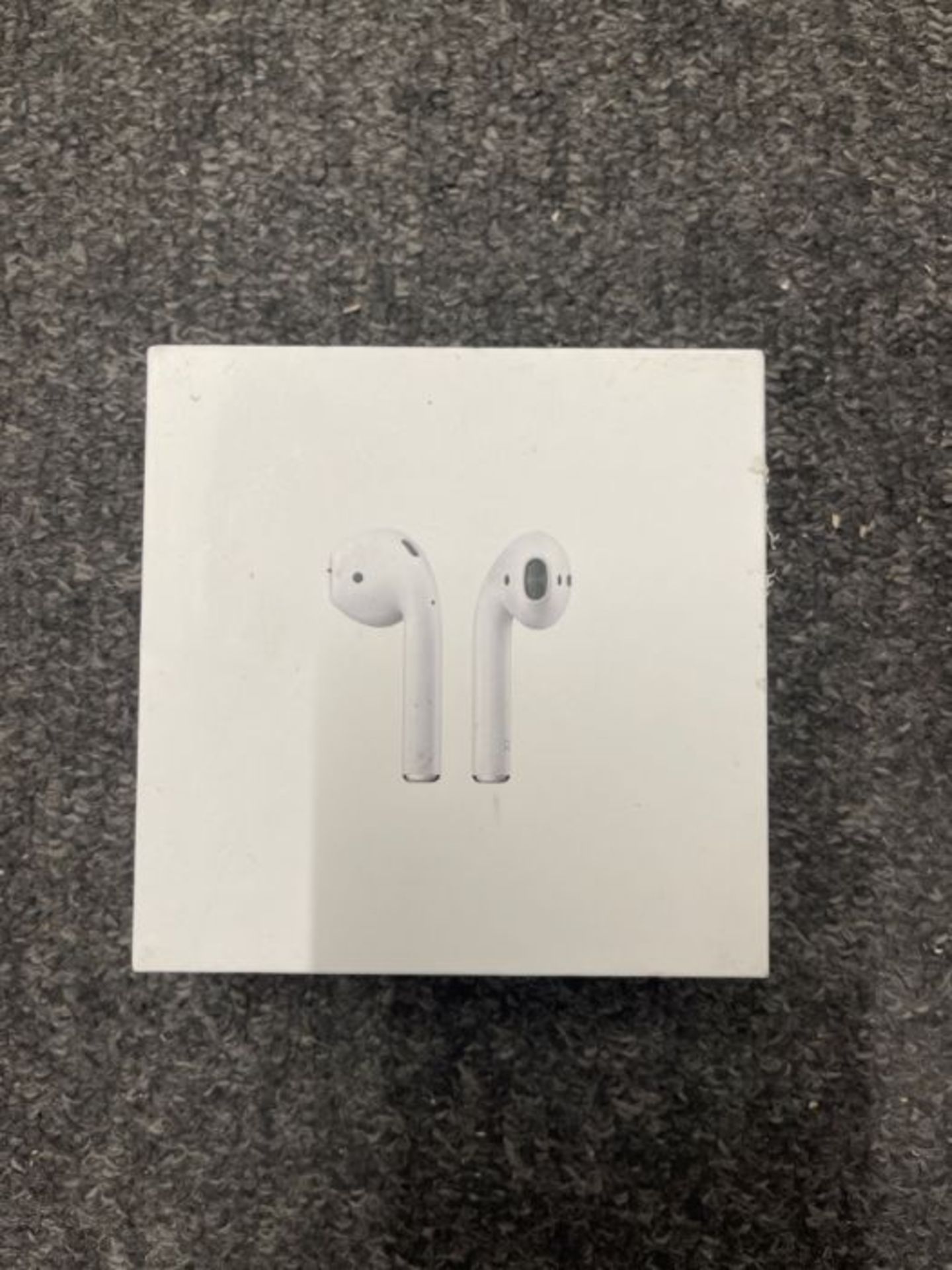 RRP £159.00 Apple AirPods with Charging Case (Wired) - Image 2 of 6