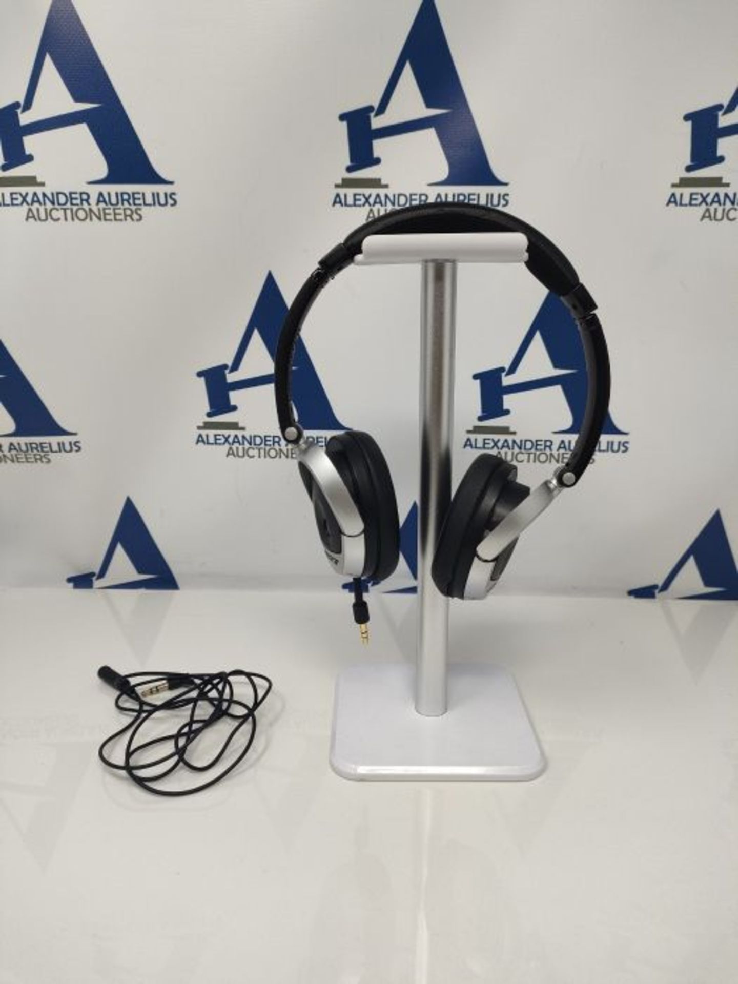 RRP £90.00 Bose ® OE audio headphones - Image 2 of 4