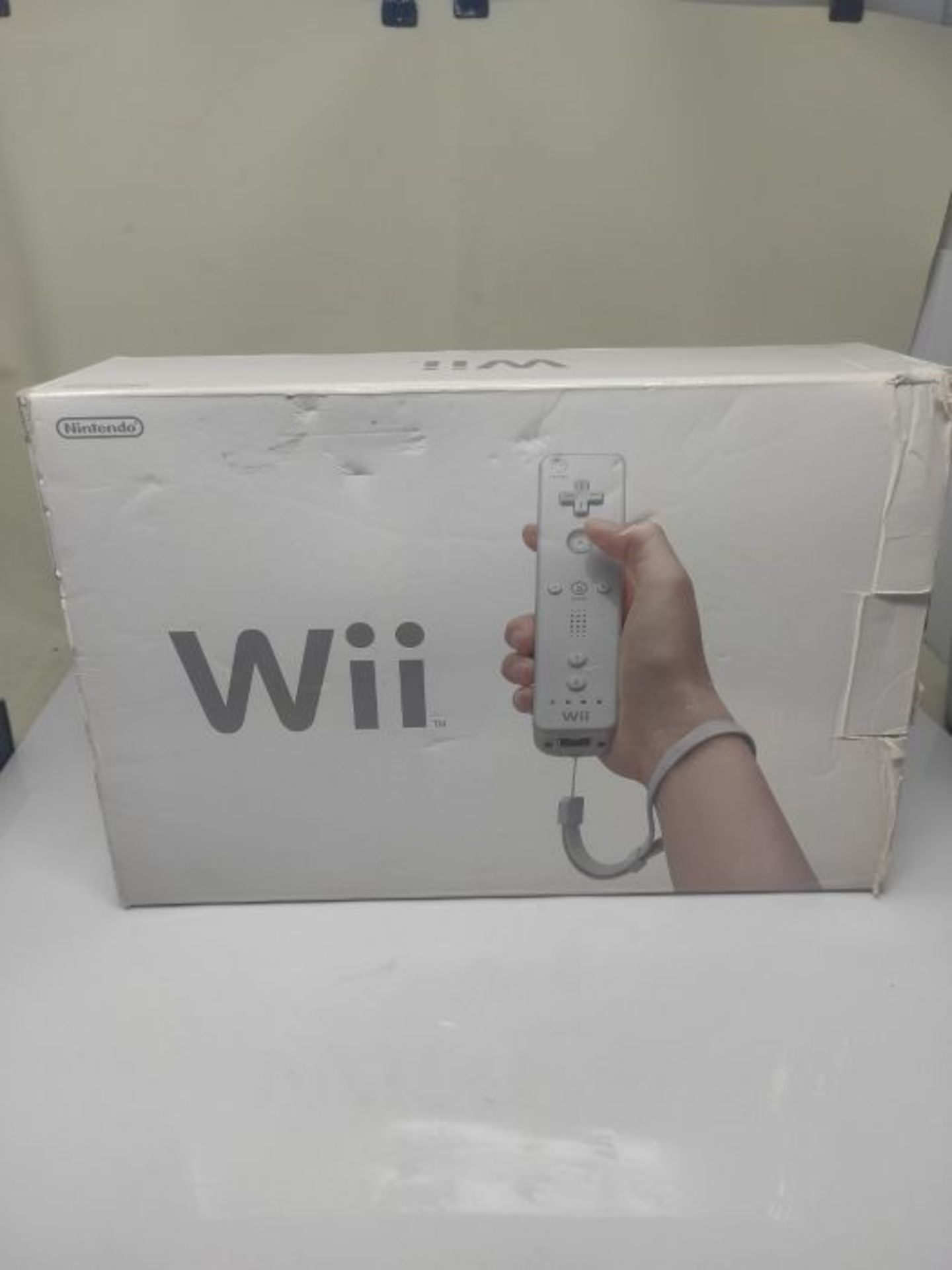 RRP £325.00 Nintendo Wii Console Bundle (Includes Wii Sports, Big Brain Academy for Wii, WWE Smack - Image 2 of 6