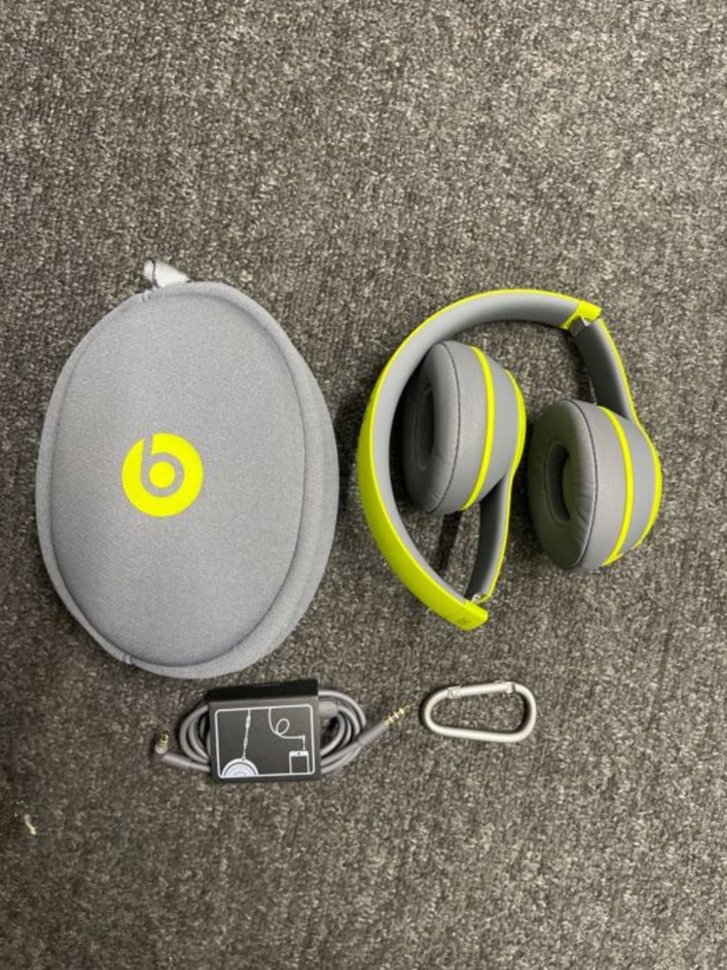 RRP £190.00 Beats by Dr. Dre Solo2 Wireless On-Ear Headphones, Active Collection - Yellow/Grey - Image 4 of 4