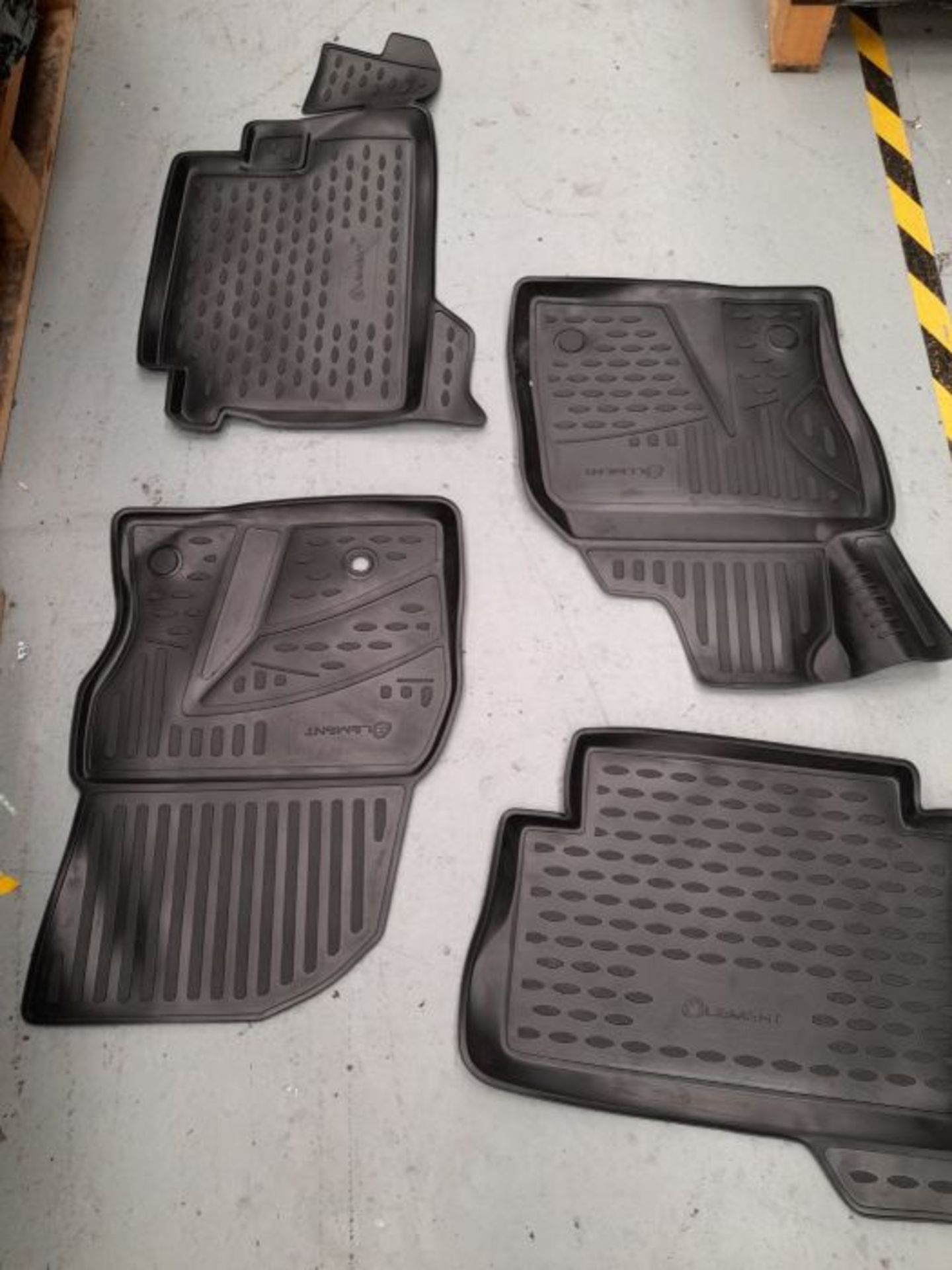 Element EXP.ELEMENT3D01570210k Tailored Custom Fit 3D Rubber Floor Mats for Ford Kuga, - Image 2 of 2