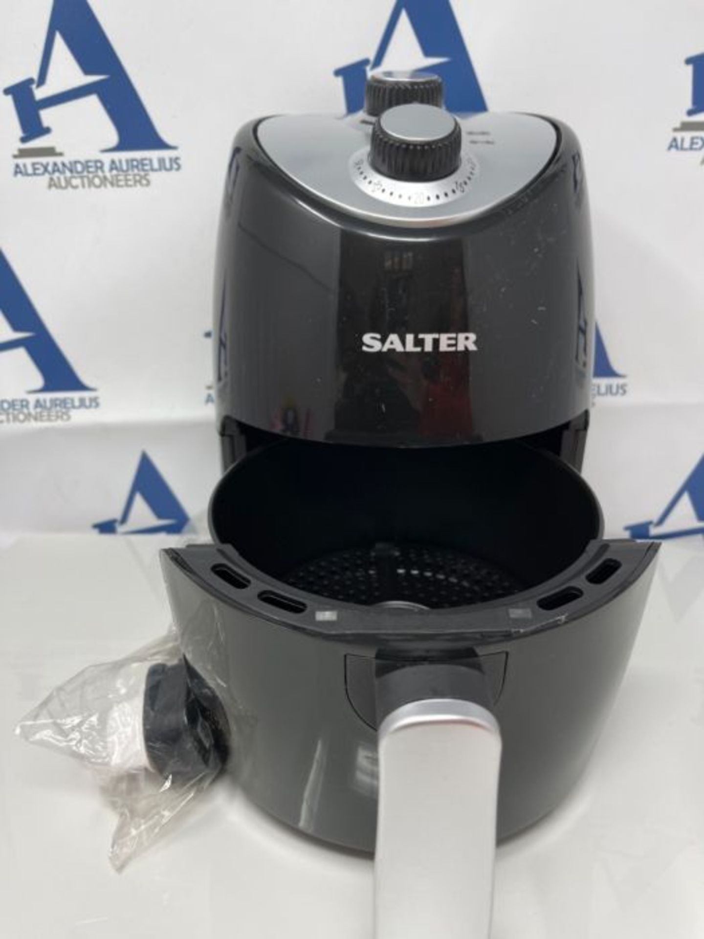 Salter EK2817 Compact 2L Hot Air Fryer, 1000W Fryer, Removable Frying Rack & 30 Minute - Image 3 of 3