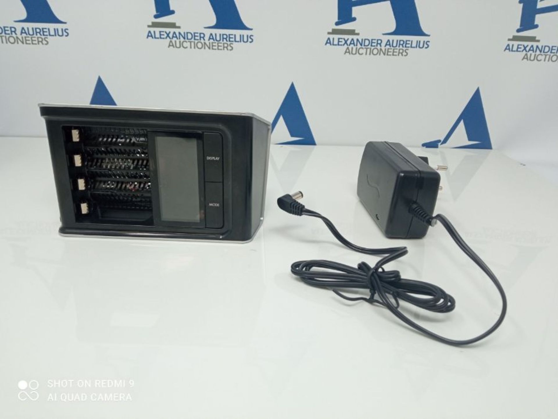 VARTA LCD Ultra Fast Ladegerät für bis zu 4 AA/AAA (inkl. 4x AA 2500 mAh) schwarz (D