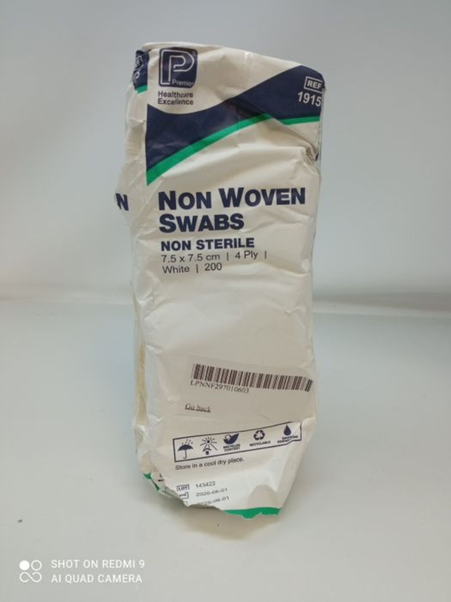 Premier 1915 Non-Sterile Non-Woven Swabs 4 Ply 7.5 cm x 7.5 cm White Paper Packs (Pack - Image 2 of 3
