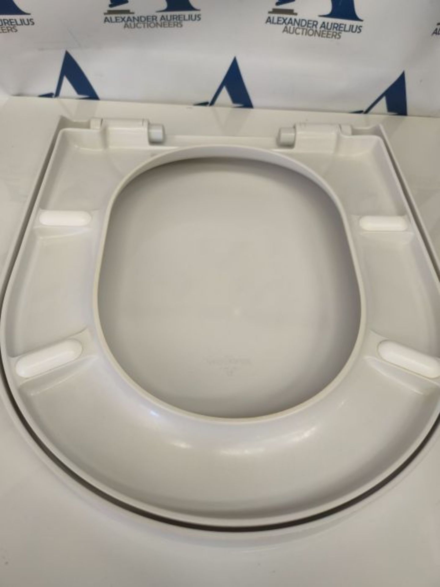 RRP £88.00 Villeroy & Boch Omnia Architectura 98M9C101 Toilet Seat Quick Release Soft-Close White - Image 3 of 3