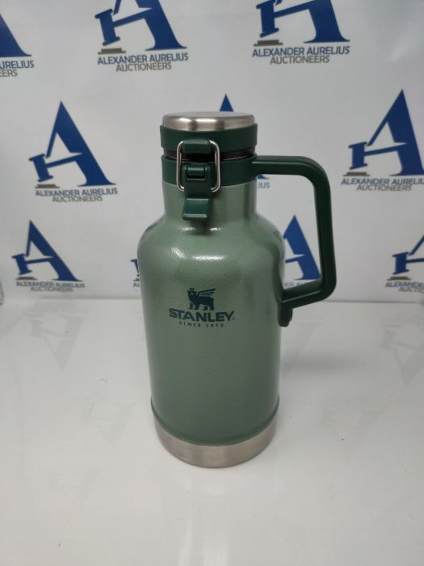 RRP £67.00 Stanley Classic Easy-Pour Growler 1.9L Hammertone Green  Insulated Growler - Keeps - Image 2 of 3